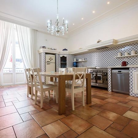 Palazzo Dello Spagnolo Suite Naples Extérieur photo