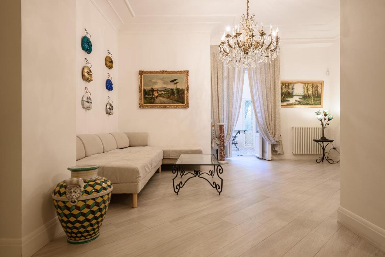 Palazzo Dello Spagnolo Suite Naples Extérieur photo
