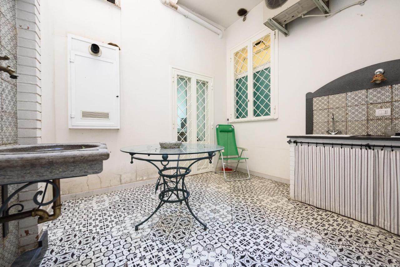 Palazzo Dello Spagnolo Suite Naples Extérieur photo