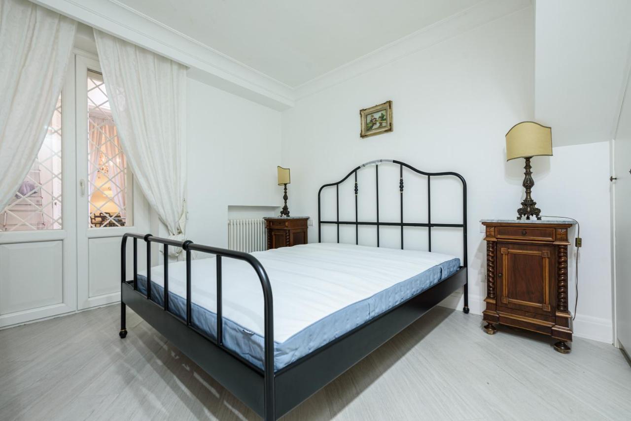 Palazzo Dello Spagnolo Suite Naples Extérieur photo