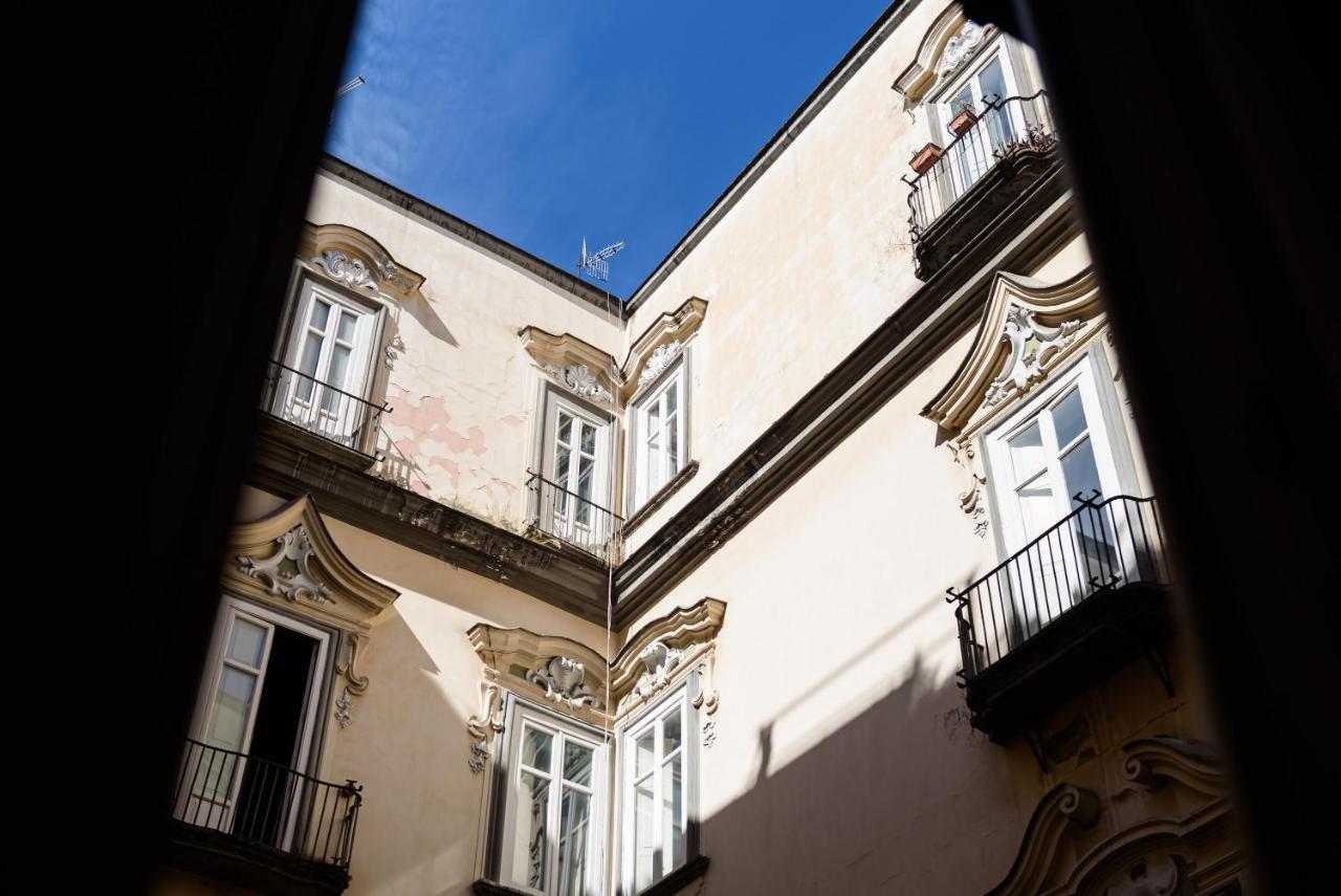 Palazzo Dello Spagnolo Suite Naples Extérieur photo