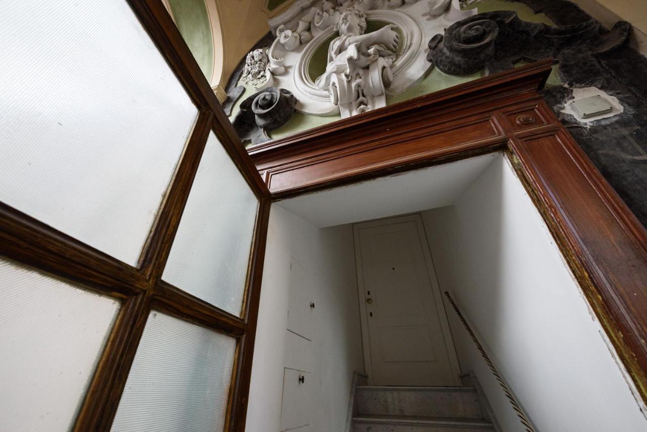 Palazzo Dello Spagnolo Suite Naples Extérieur photo