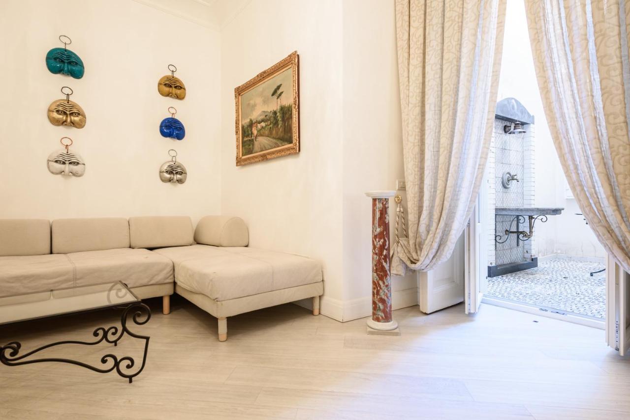 Palazzo Dello Spagnolo Suite Naples Extérieur photo