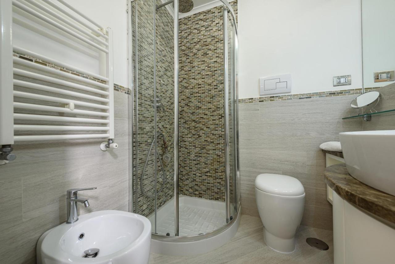 Palazzo Dello Spagnolo Suite Naples Extérieur photo