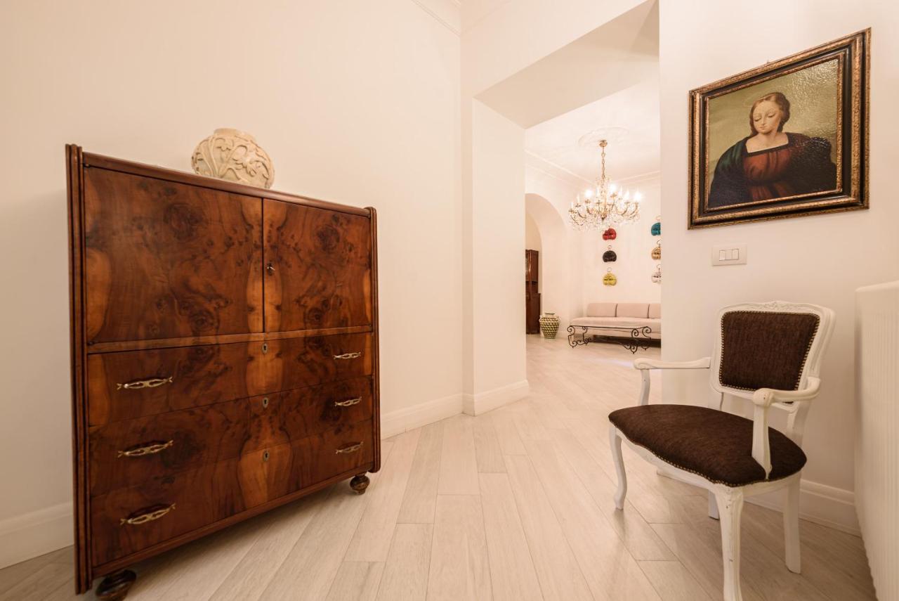 Palazzo Dello Spagnolo Suite Naples Extérieur photo