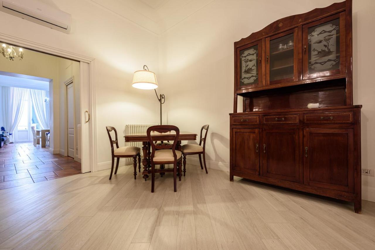 Palazzo Dello Spagnolo Suite Naples Extérieur photo