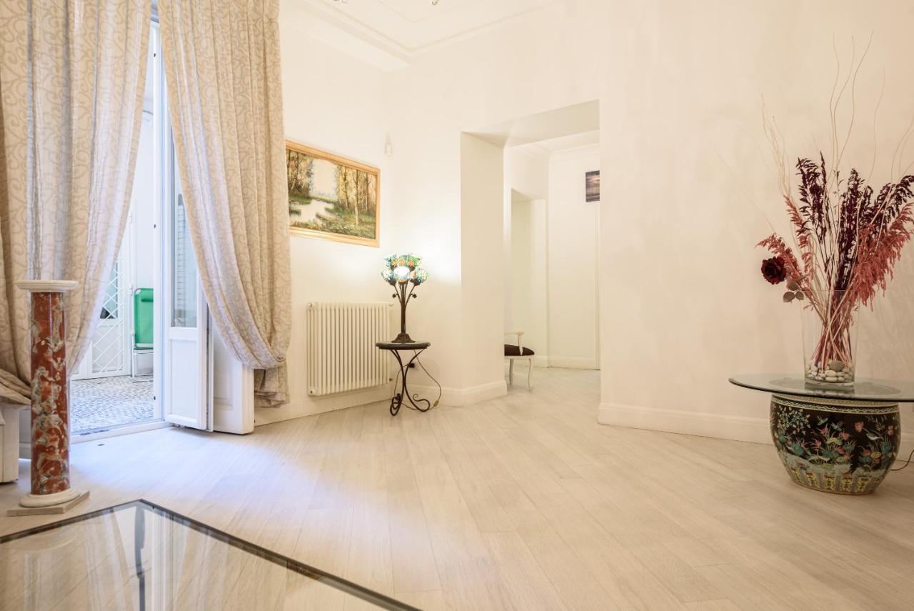 Palazzo Dello Spagnolo Suite Naples Extérieur photo